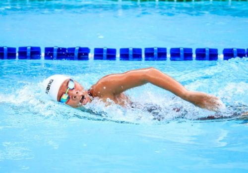 nuoto per il benessere del cuore e e dei polmoni